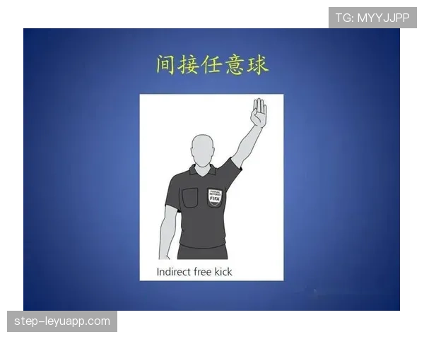 足球中断规则详解:判罚标准与裁判执行原则分析 足球中断规则详解:判罚标准与裁判执行原则分析